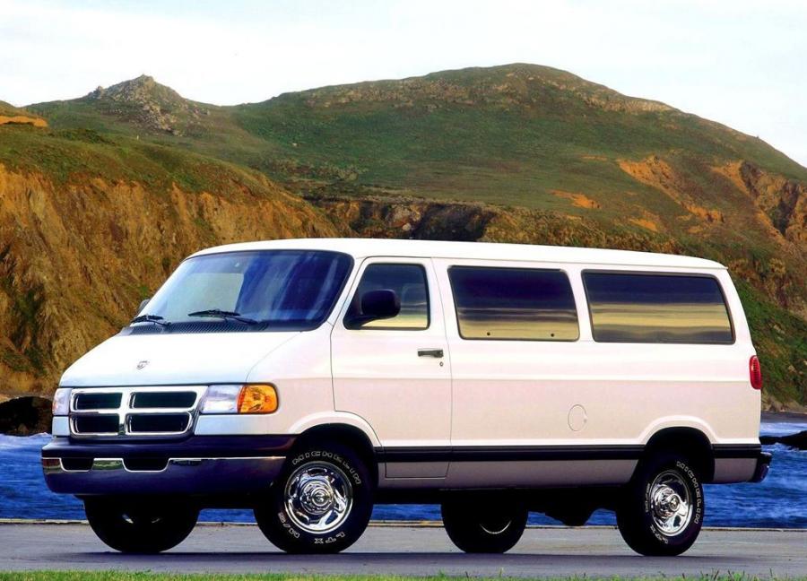 Dodge Ram Van Wagon 1994 года  (фото 20 из 22)